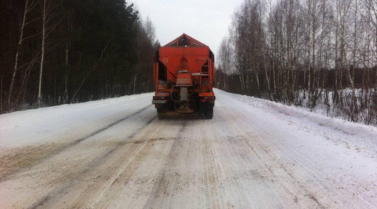 Брянские дорожные службы продолжают работать в усиленном режиме