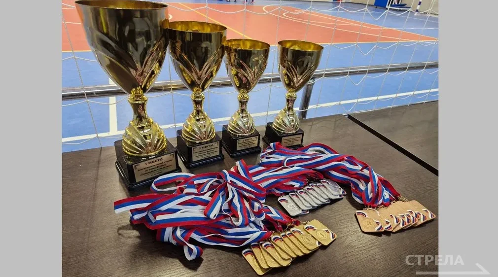 В Дятьково прошел благотворительный новогодний турнир по мини-футболу