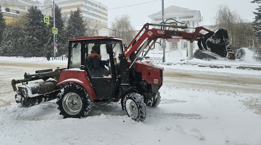 За ночь техника привела в порядок центральные дороги Брянска