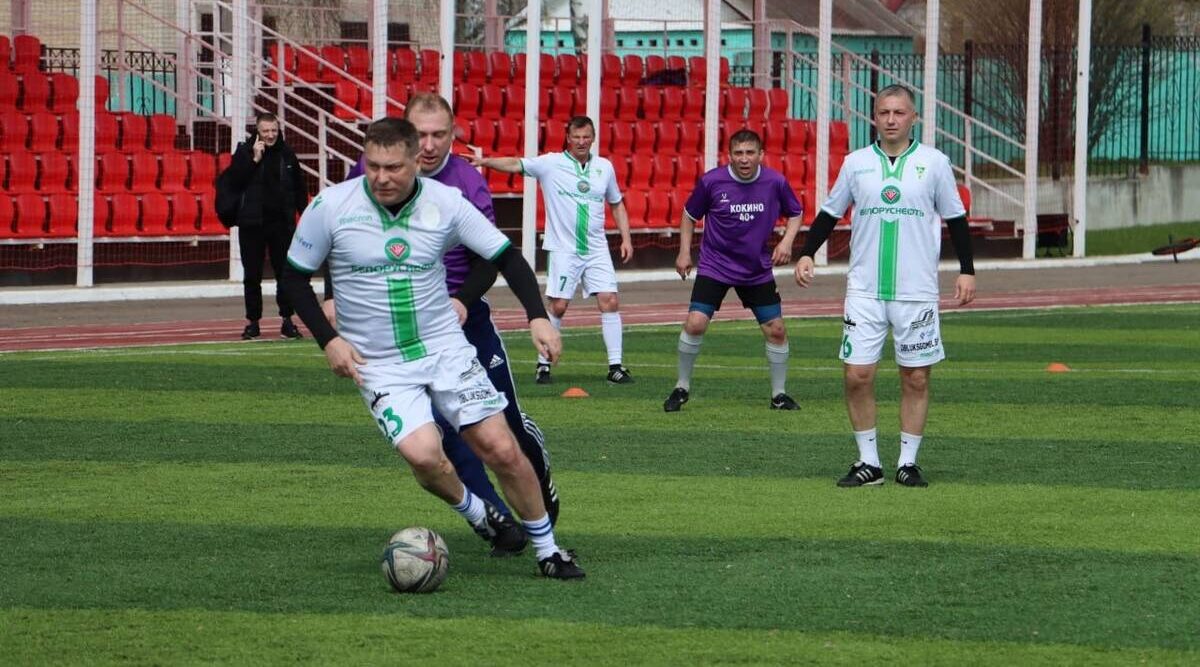 В Стародубе торжественно открыли III Международный чемпионат по футболу