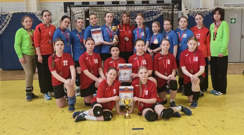 Юные сельцовские гандболистки достойно выступили на первенстве области