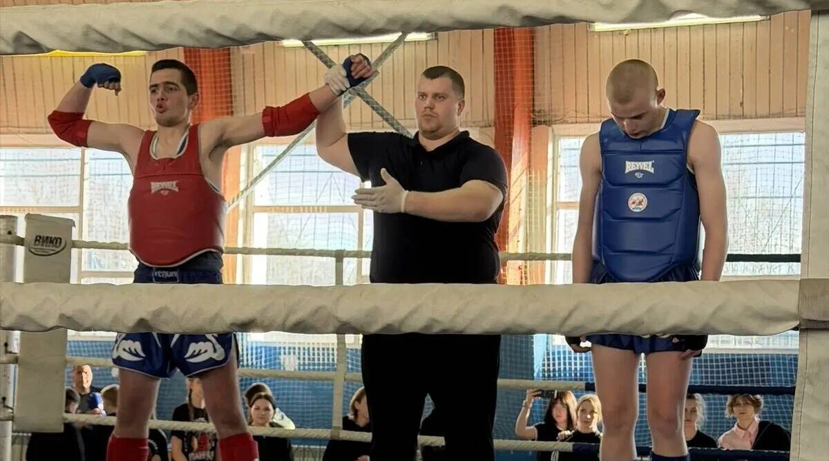 Студент из Комаричей стал чемпионом по муайтай в Орле