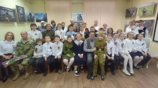 В центральной библиотеке города Сельцо  открылась фотовыставка «Воины света»