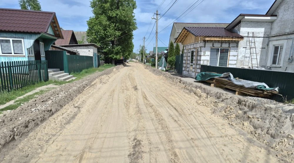 В Сельцо по улице Луговой капитально ремонтируют автомобильную дорогу