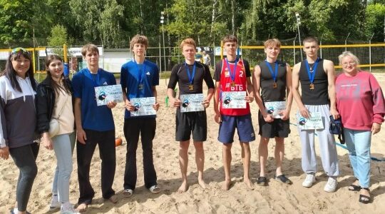 В Брянске подвели итоги соревнований по пляжному волейболу