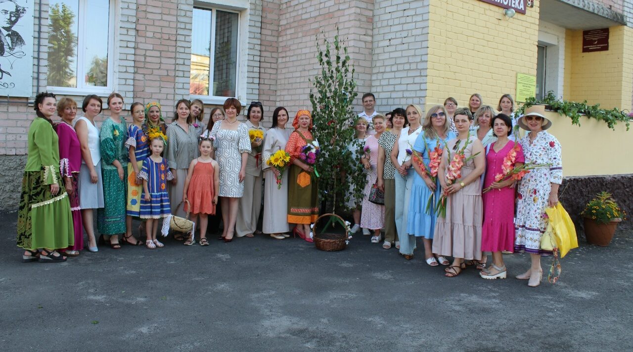 В Сельцо открылась выставка работ талантливой землячки