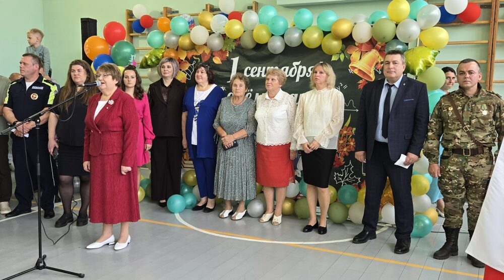 День знаний ярко прошел в сельцовских школах