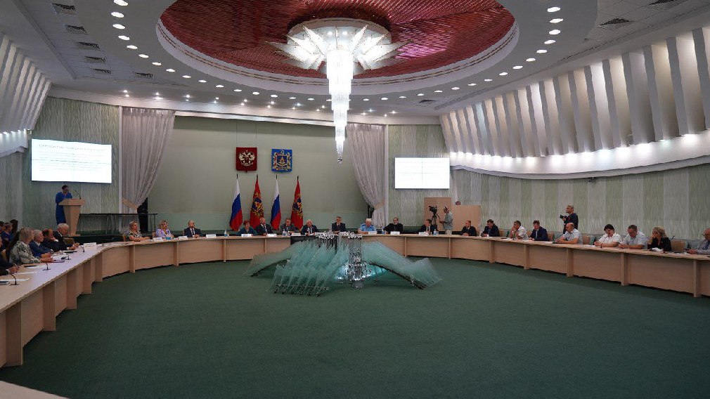 В Брянске представители «Движение первых» побывали в театральном закулисье