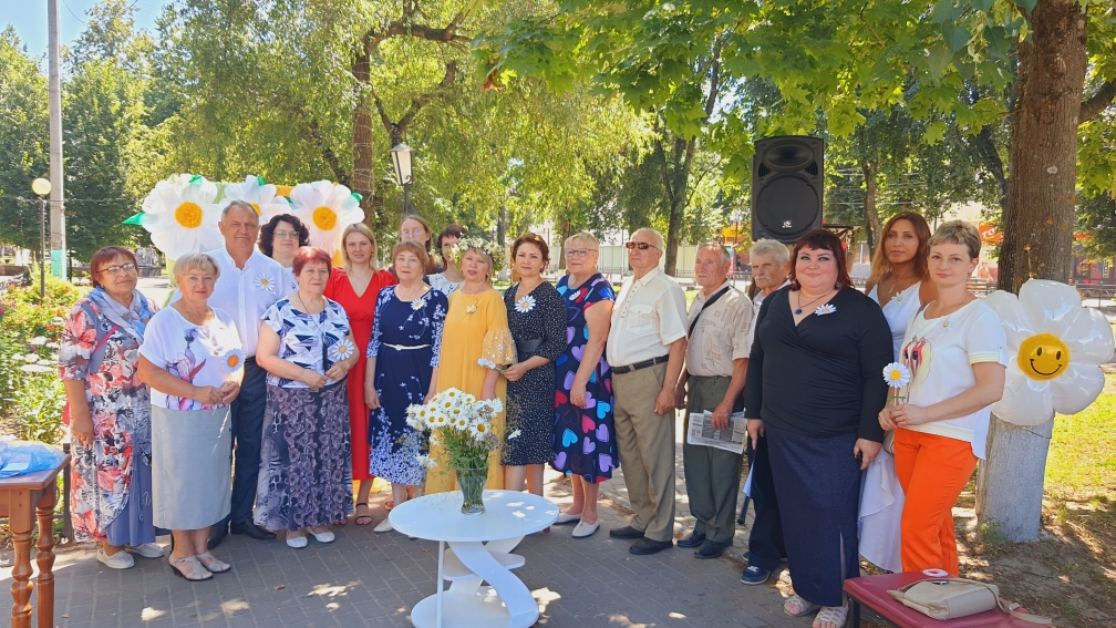 В «Семейном сквере» города Сельцо состоялась творческая встреча