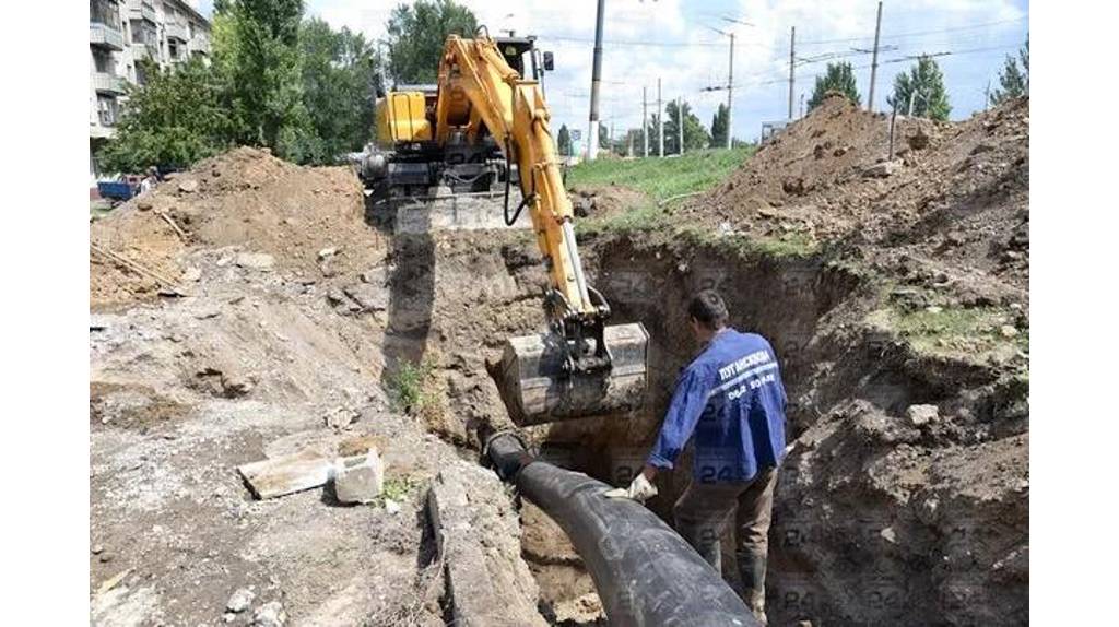 Брянские специалисты обновляют водопровод в подшефной Брянке ЛНР