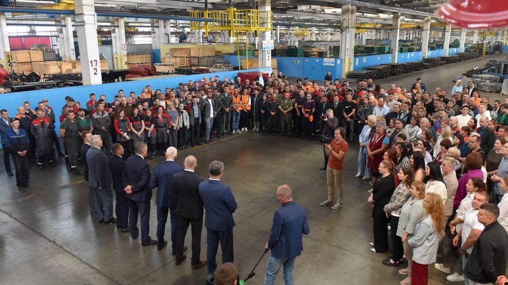 Глава Брянщины и представители Посольства РФ в Республике Беларусь побывали на «Брянсксельмаше»