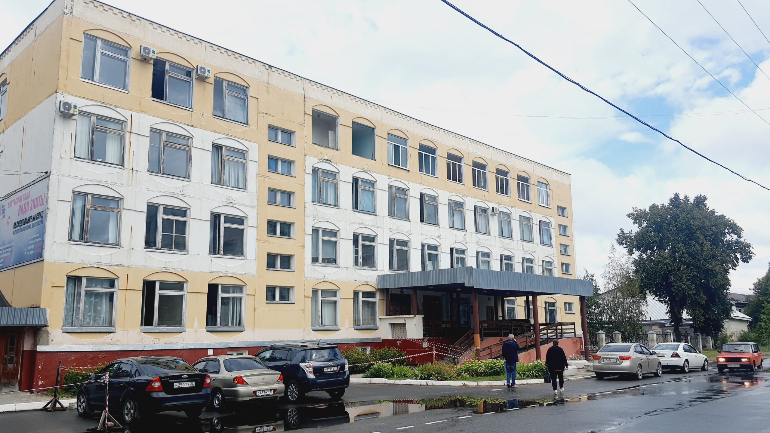 В Сельцовской горбольнице производится замена оконных блоков