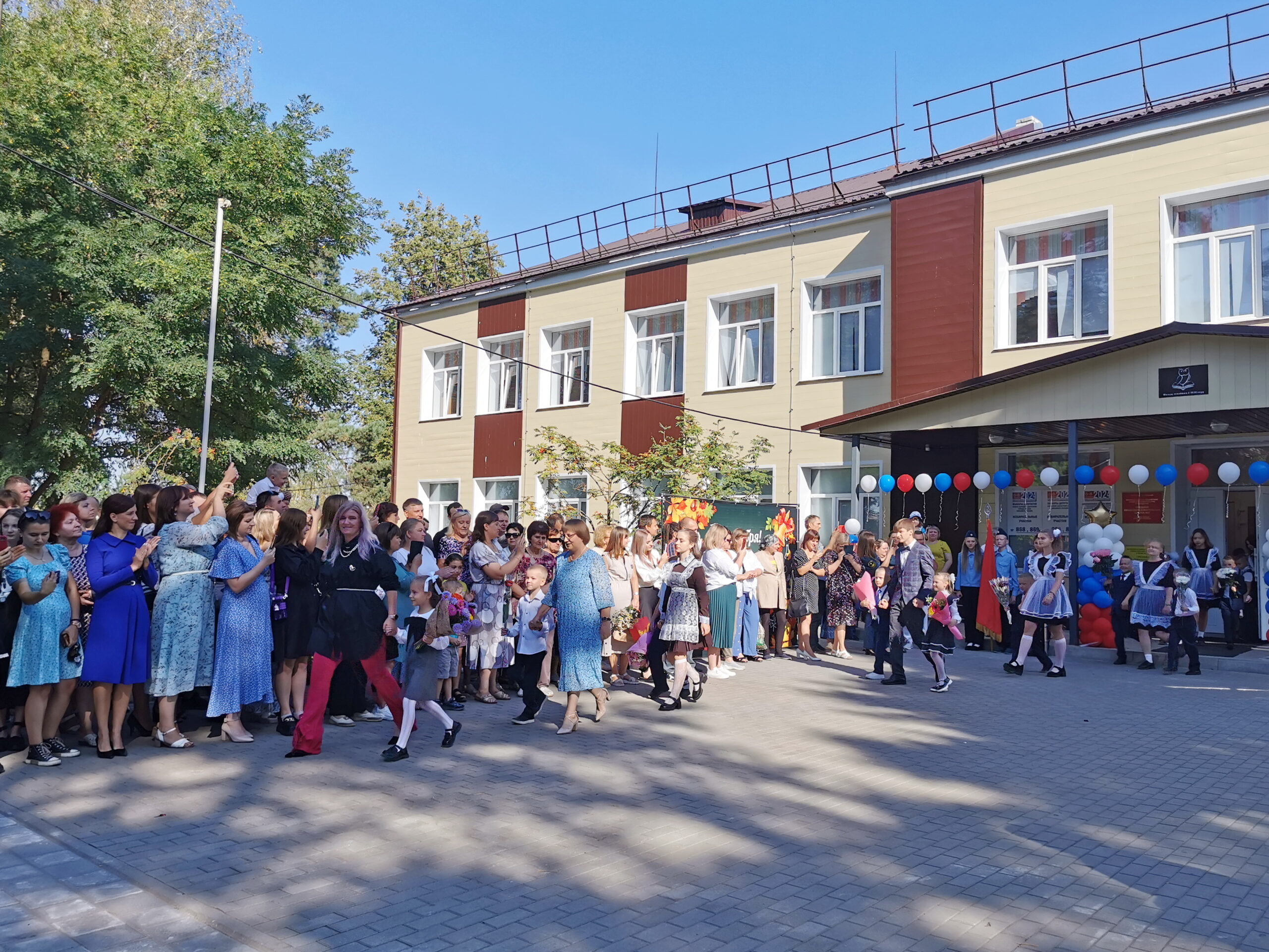 В Сельцо прошли торжественные линейки, посвященные Дню знаний