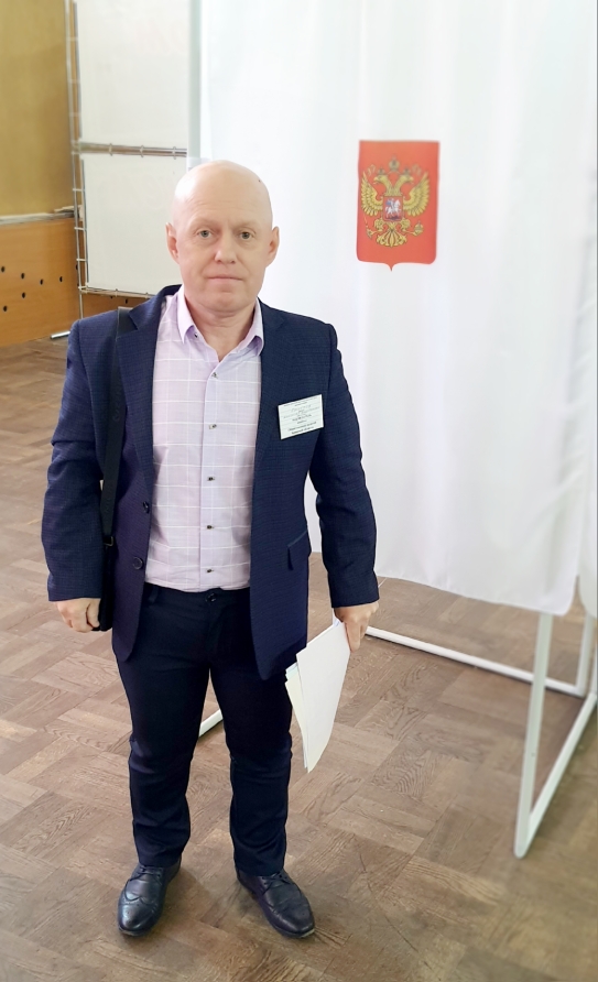 Мастер спорта международного класса по самбо проголосовал на одном из сельцовских избирательных участков