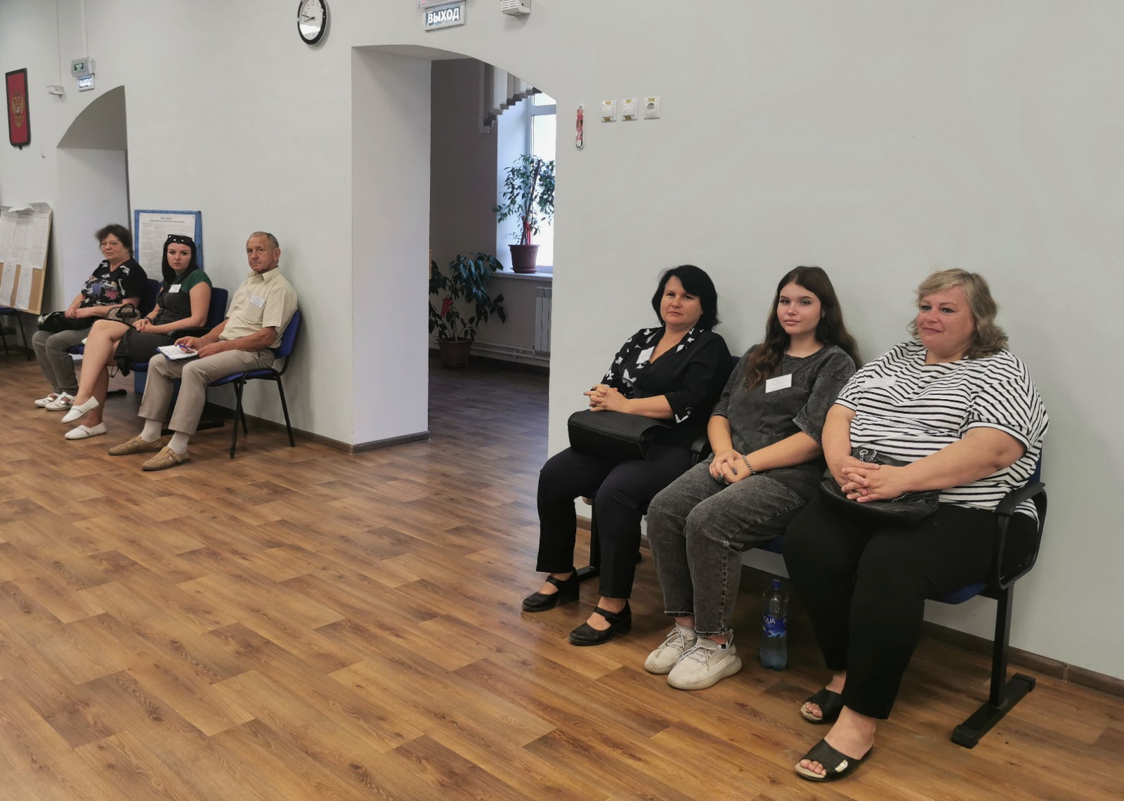 Наблюдатели рассказывают, что обстановка на избирательных участках в Сельцо спокойная и доброжелательная