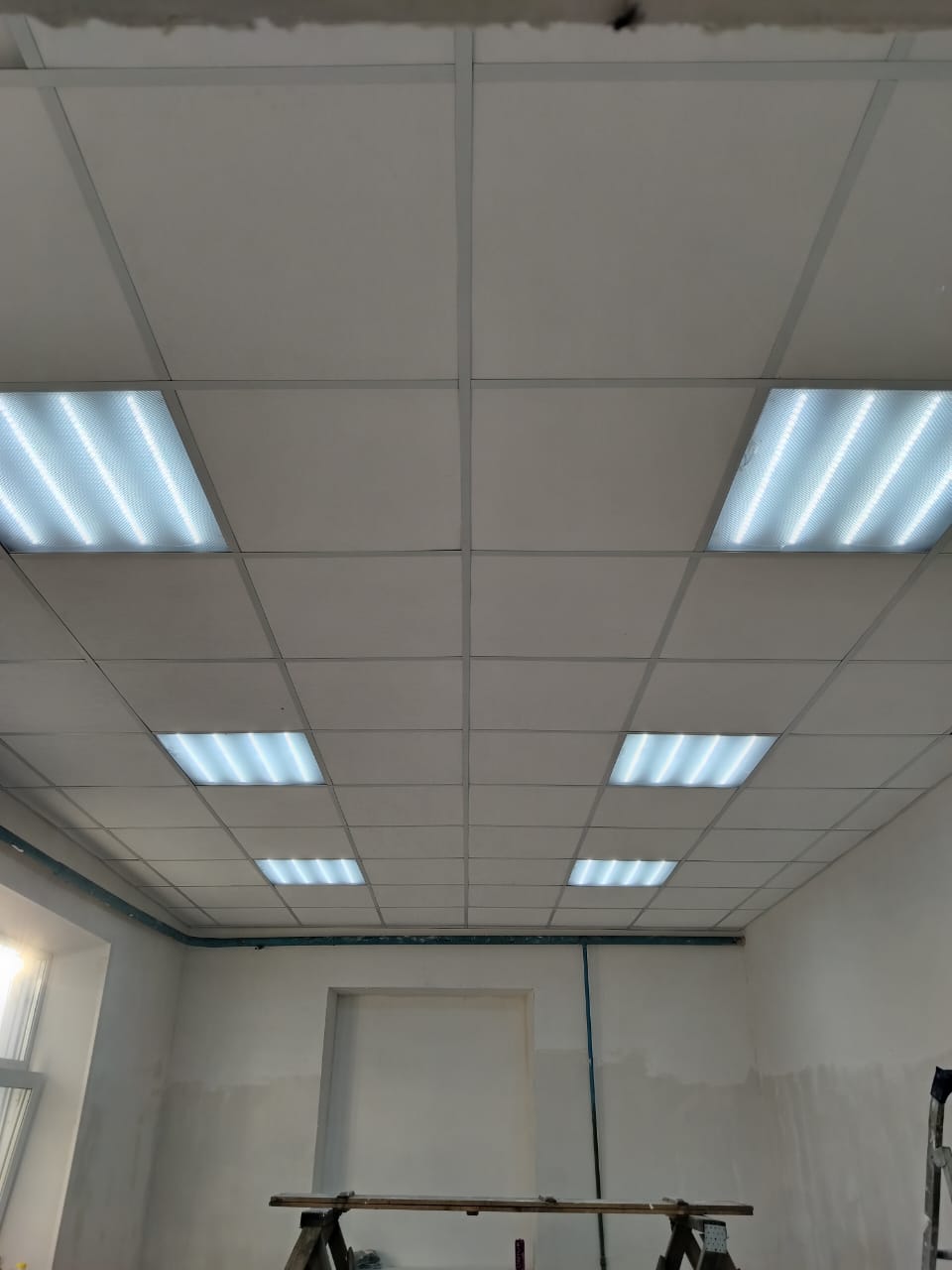 В Сельцо активно ведется ремонт библиотеки в отдаленном микрорайоне