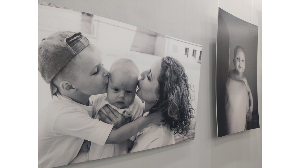 В городе Брянске открылась фотовыставка «Нежность материнства»