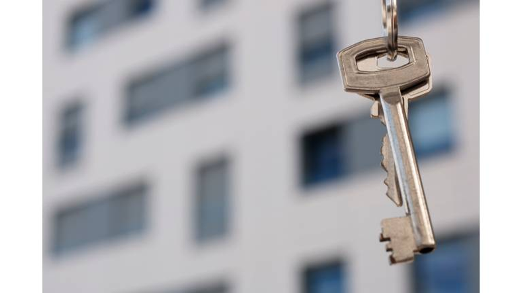 В городе Брянске двум тренерам выделят квартиры