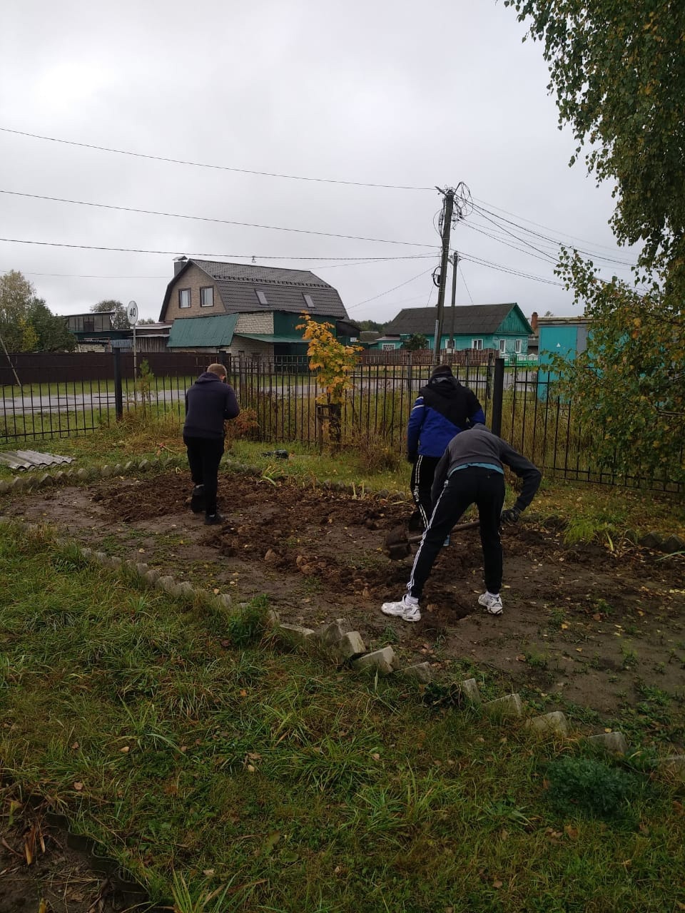 Сельцовские школьники активно занимаются благоустройством