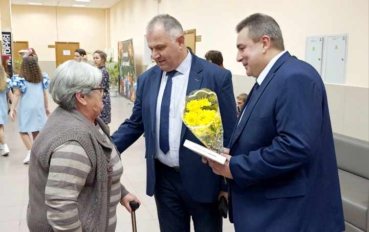 В преддверии Дня матери в Сельцо поздравили женщин