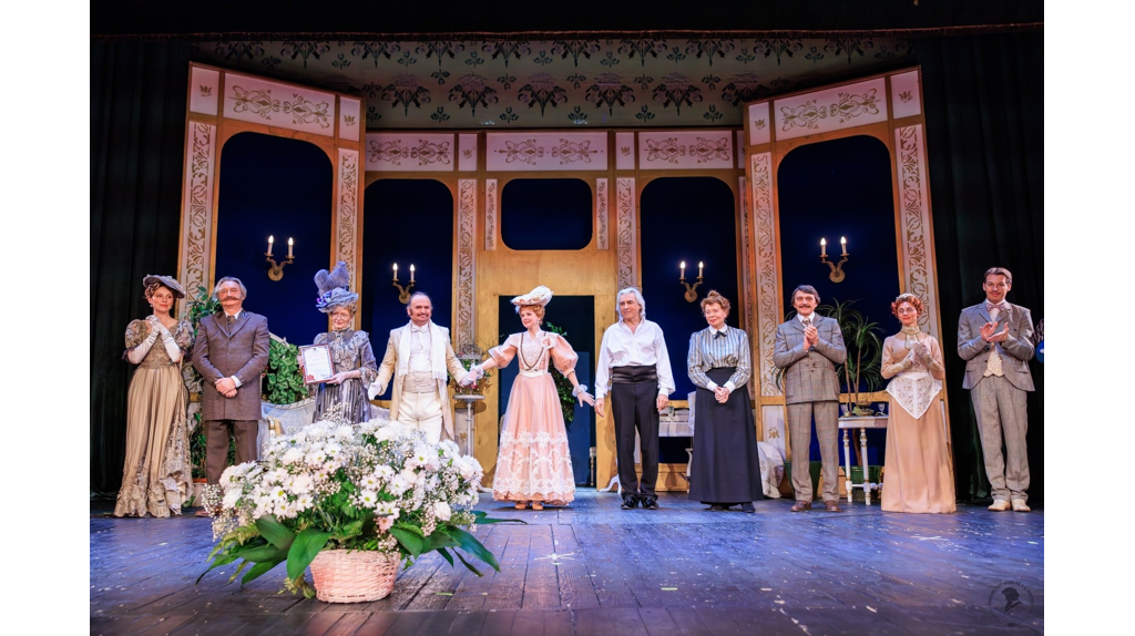 А.Богомаз поблагодарил труппу МХАТа за гастроли в Брянске