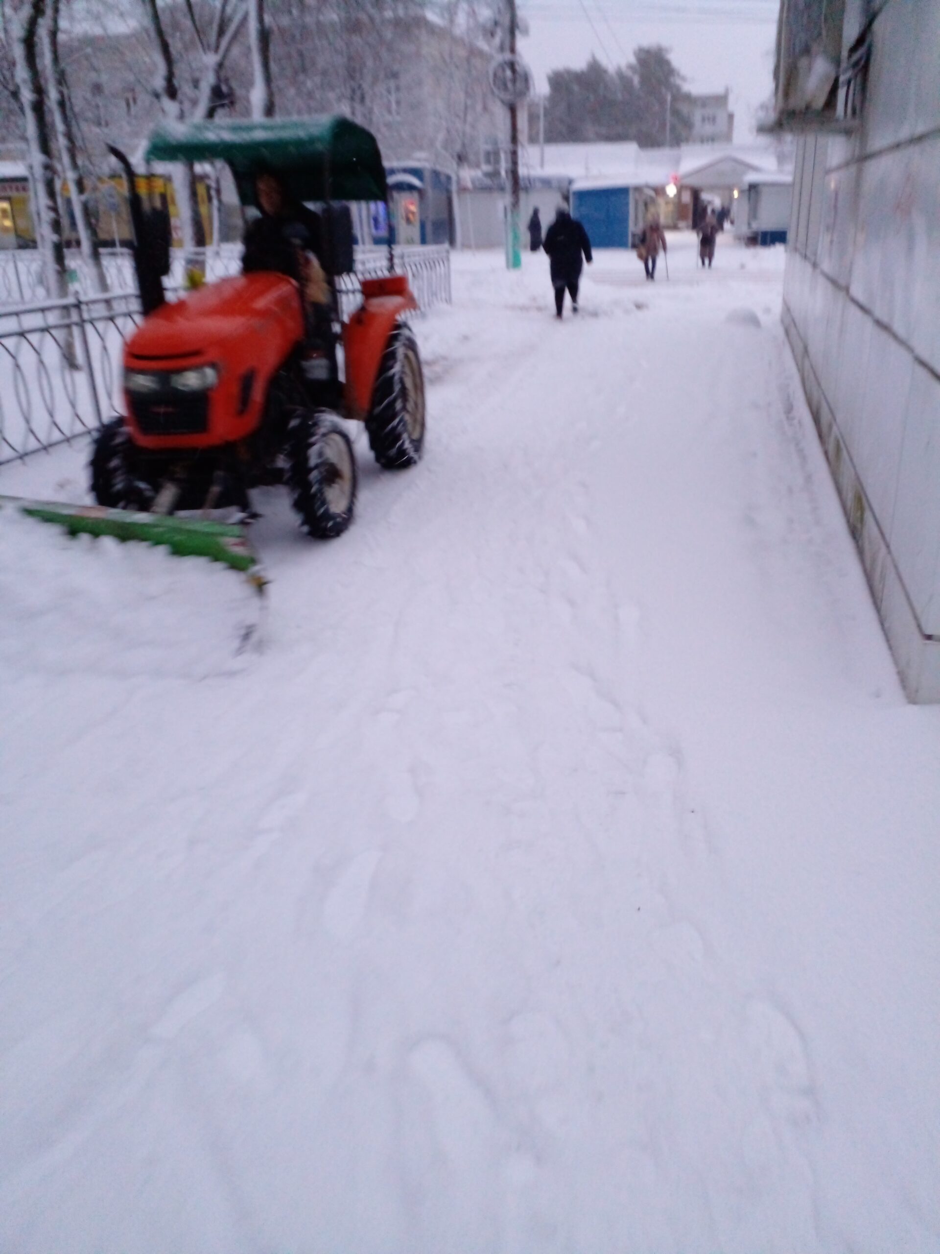 В Сельцо оперативно ведется уборка дорог от снега