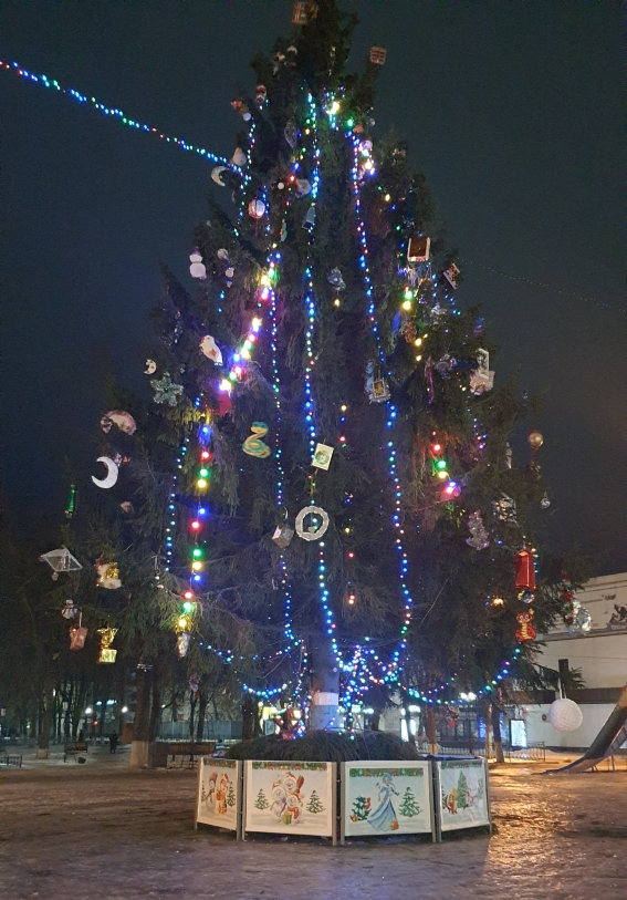 Огней так много золотых на улицах Сельцо…