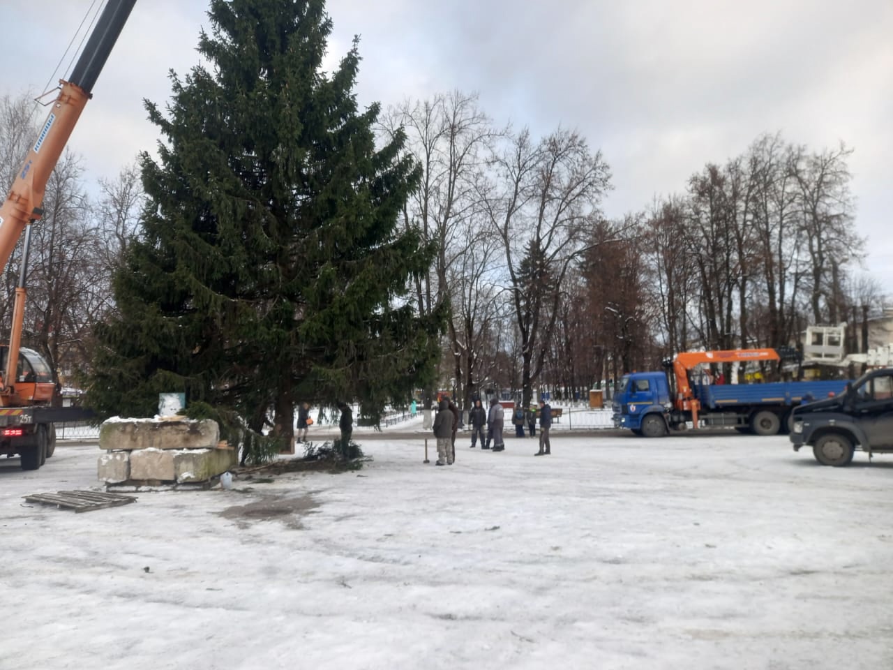 В.Демин: «Только совместная работа помогает нам делать наш город красивее»