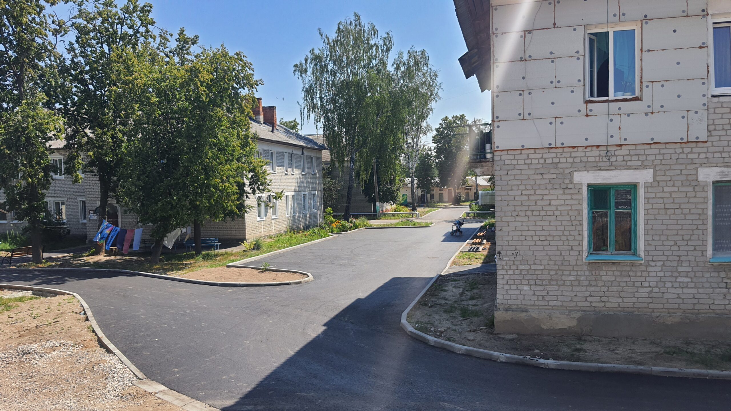 В Сельцо в 2024 году благоустроили две дворовые территории