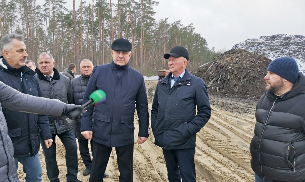 В Сельцо, что на Брянщине, ведется рекультивация несанкционированной свалки твердых бытовых отходов
