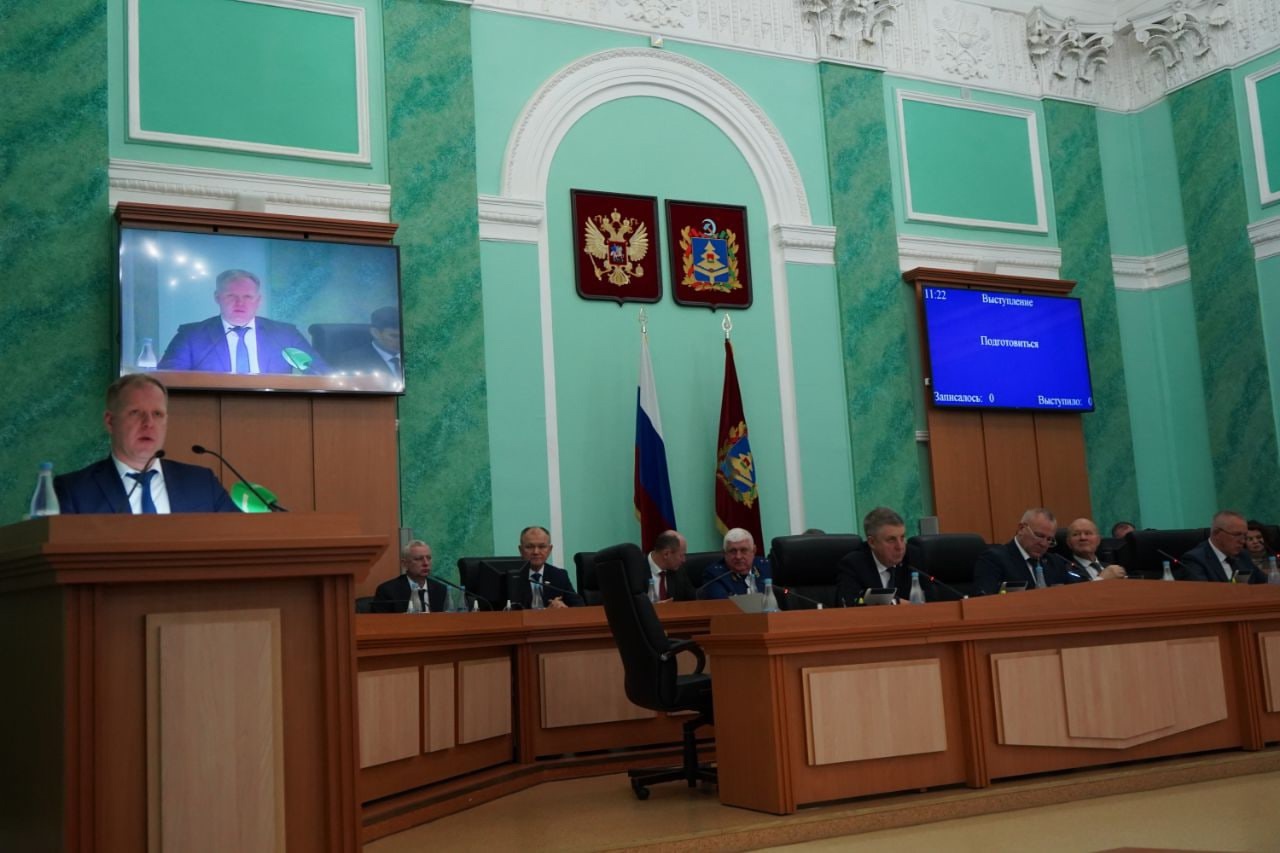 На заседании Брянской облдумы приняты законы, направленные на поддержку семей с детьми