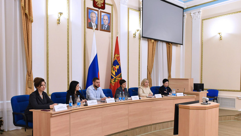 В городе Брянске обсудили профилактику социального сиротства