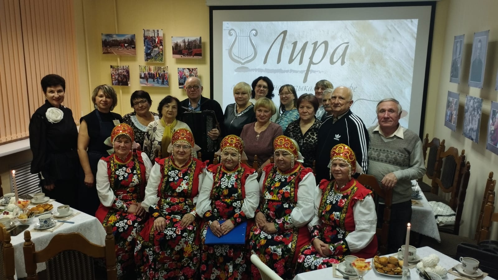 Сельцовцы провели творческий вечер в литературно–музыкальном кафе «Лира»