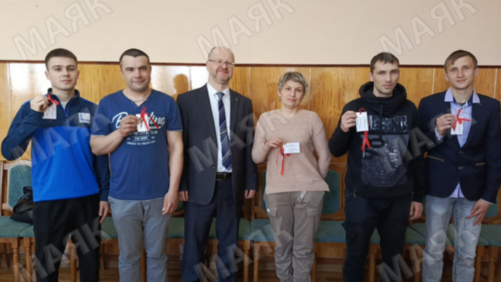 Новозыбковским сиротам вручили ключи от новых квартир