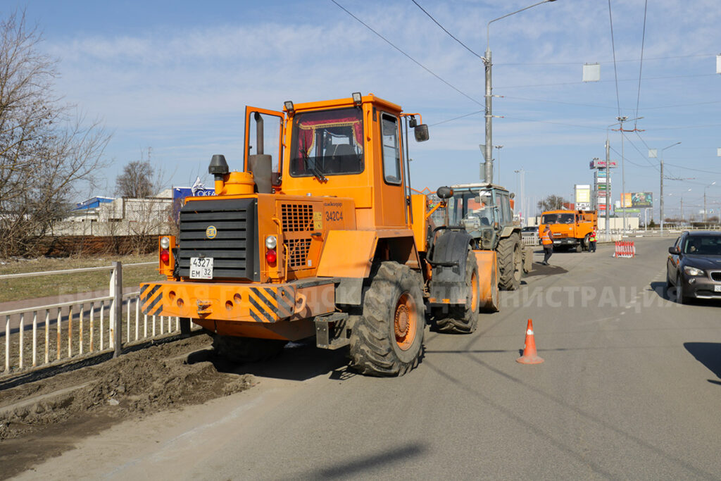 С улиц города Брянска вывезли более 530 тонн песка