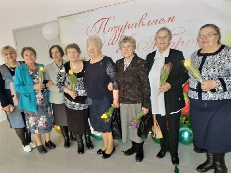 В Сельцовской школе №4 на празднике побывали учителя-ветераны