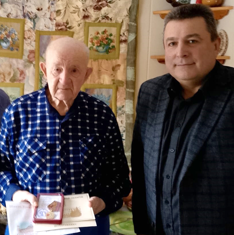 В Сельцо юбилейную медаль вручили Василию Ященко