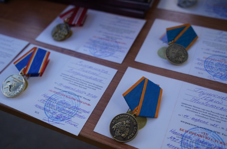 Александр Богомаз поздравил сотрудников пожарной охраны с профессиональным праздником