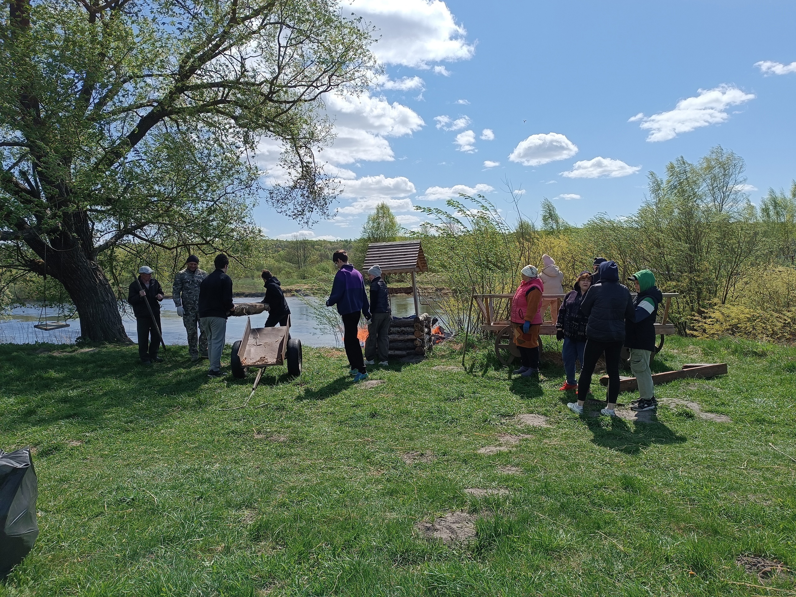 Активисты Сельцовского ТОС «Коммунар» провели субботник