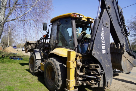 В брянском Мглине ведется ремонт трассы Мглин-Старая Романовка-Разрытое