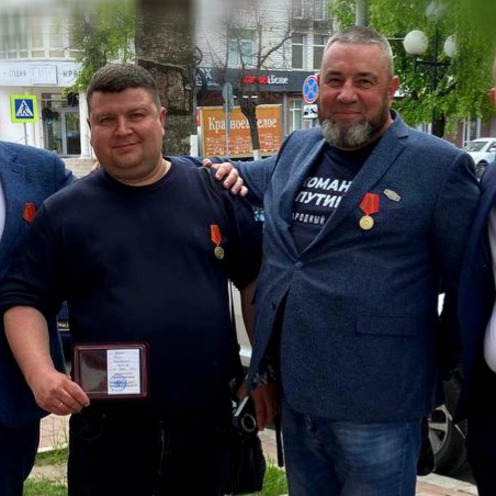 Два сельцовских волонтера награждены медалями «Народ и армия едины»