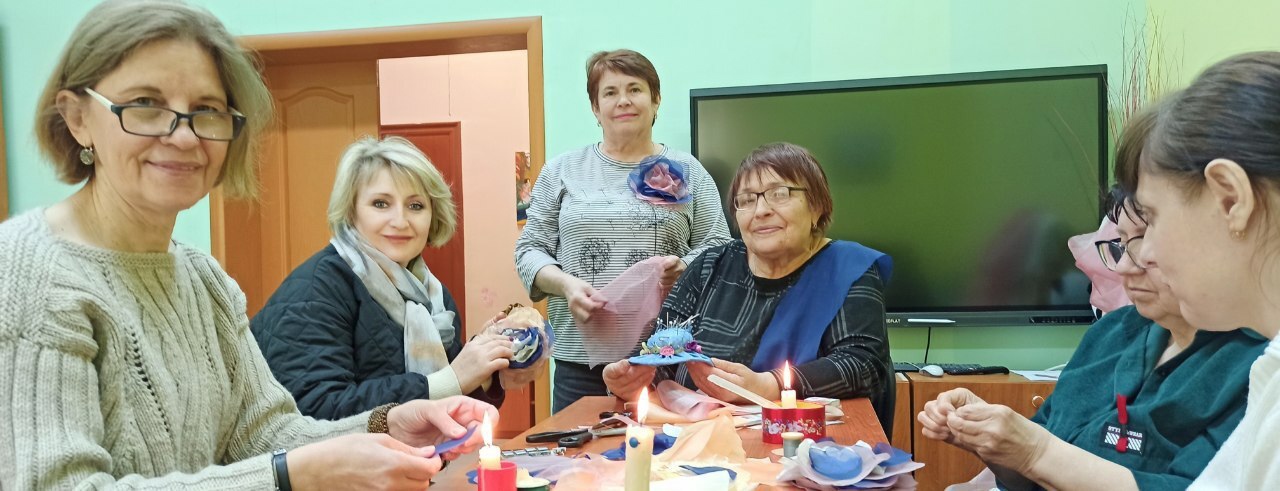 Сельцовские участницы клуба активного долголетия поделились творчеством