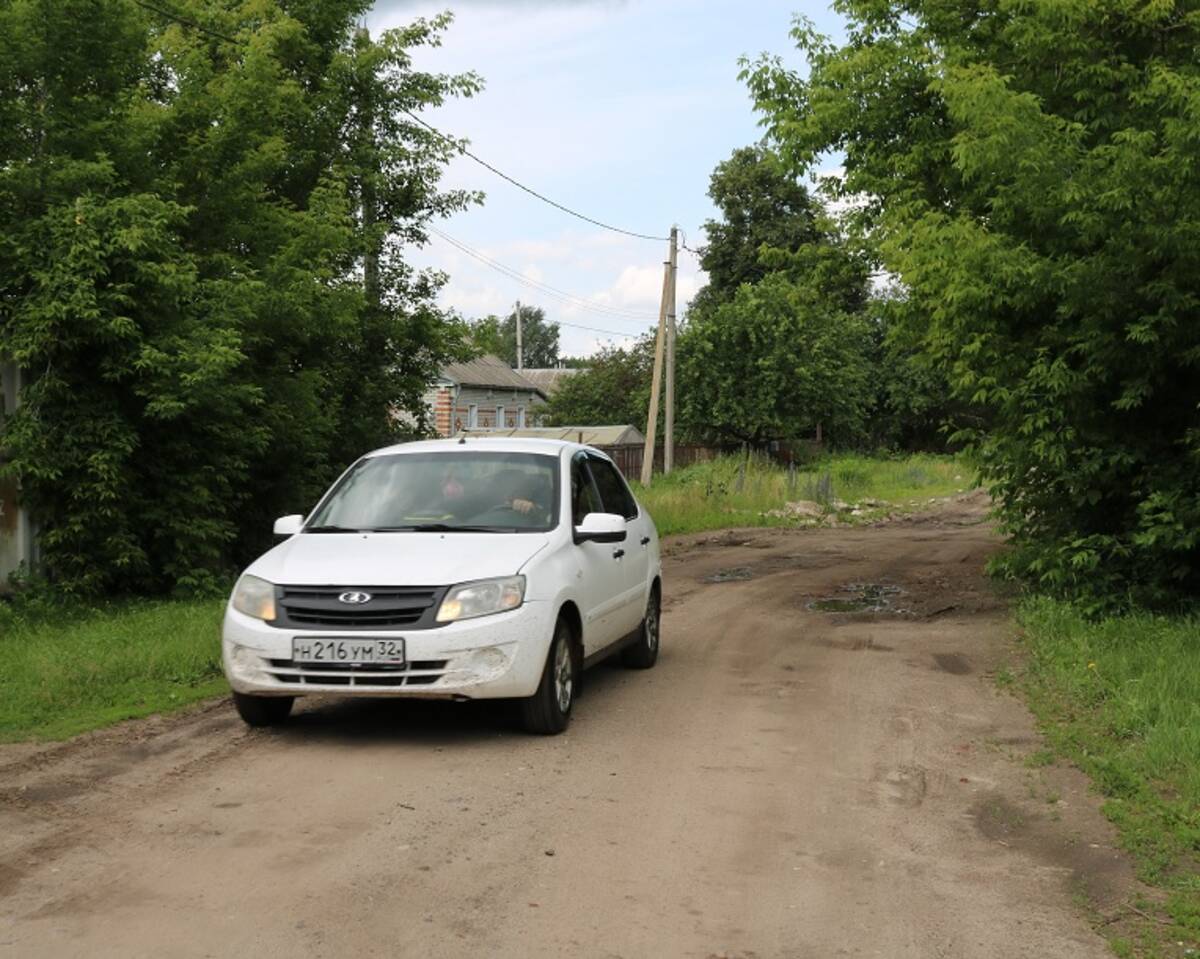 В брянском поселке Комаричи начнется капремонт дороги по улице Колхозной