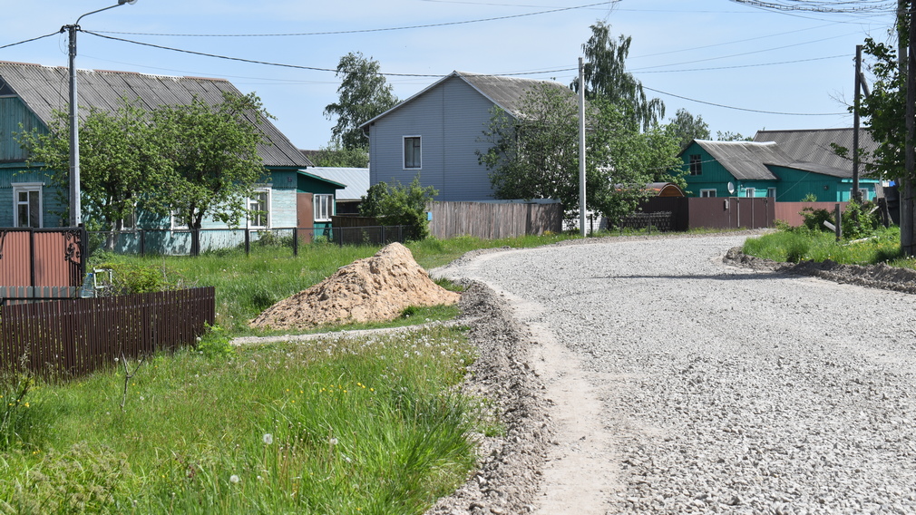 В брянской Клетне ремонтируют дорогу по улице Гоголя