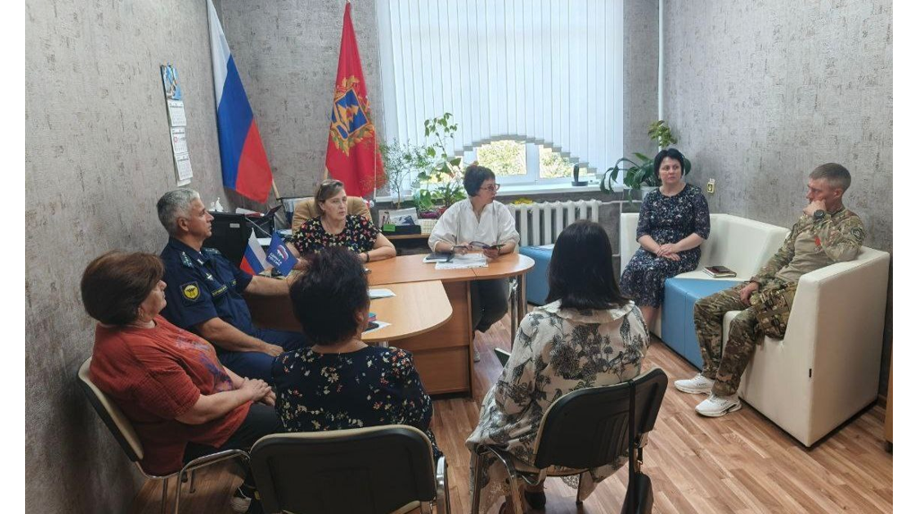 В брянском Сураже состоялось первое заседание клуба «С заботой о СВОих»