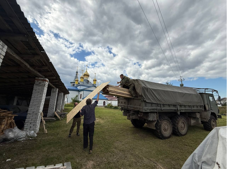 Брянские прихожане отправили очередную партию гуманитарной помощи бойцам СВО