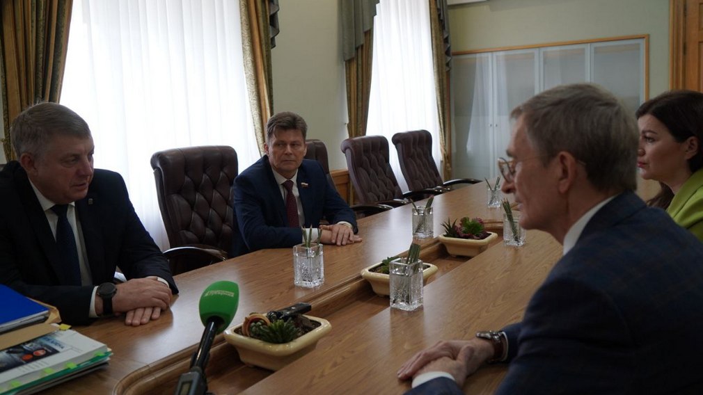 Губернатор Брянщины провел рабочую встречу с членом Центризбиркома Российской Федерации Н. Левичевым