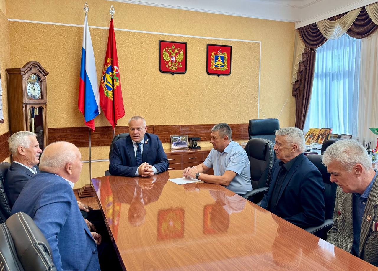 В городе Брянске ветеранам боевых действий вручили юбилейные медали