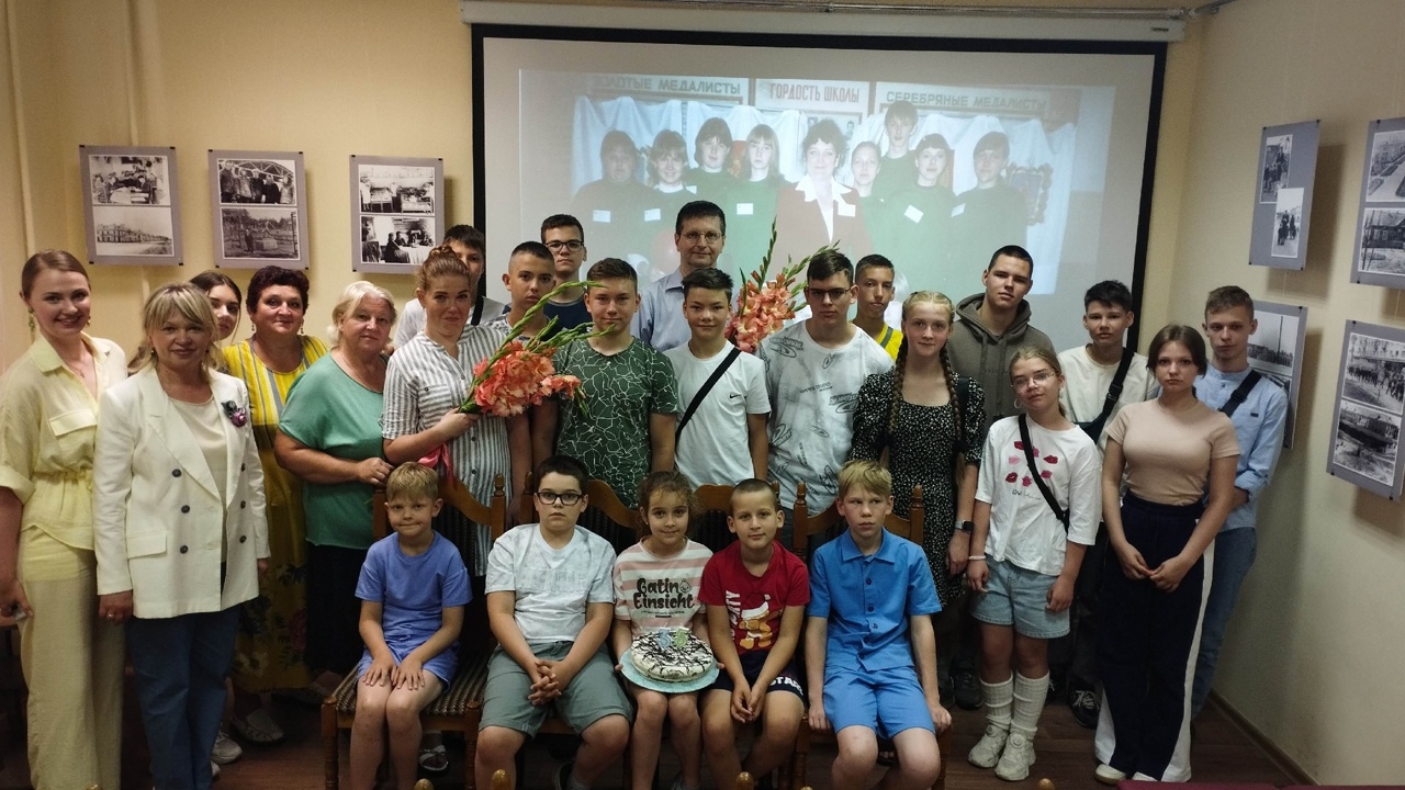 В Сельцовской библиотеке прошла встреча с участником археологической экспедиции на стоянке «Хотылево-2»