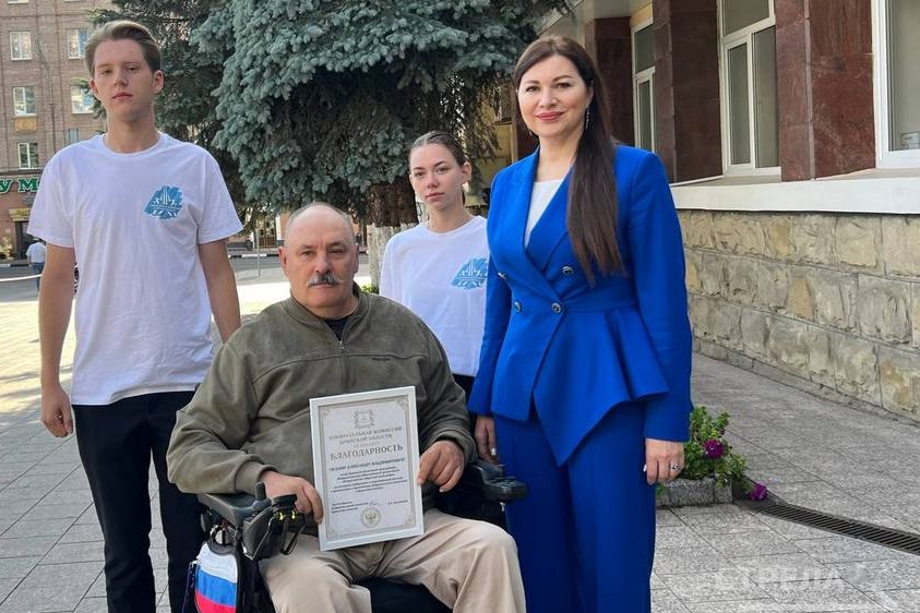 Представитель Всероссийского общества инвалидов А. Силаев проинформировал о помощи брянских волонтеров на избирательных участках